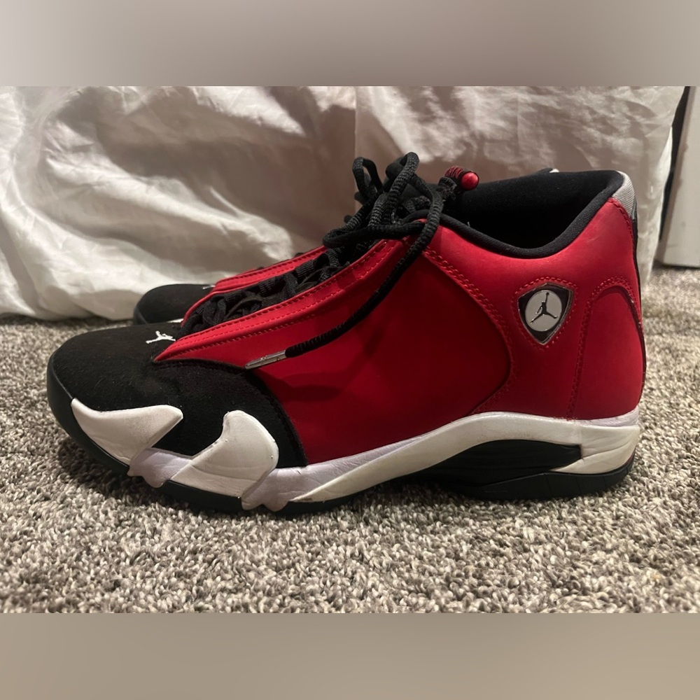 Jordan 14 Retro, Gym red toro